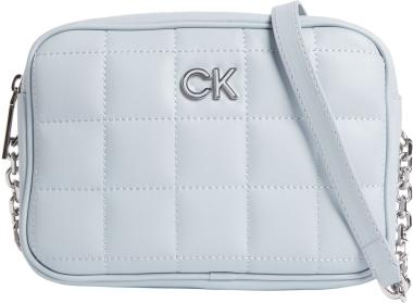 Damen Schultertasche Calvin Klein Re-Lock Quilt Camera Bag Pearl Blue Hellblau Silberkette