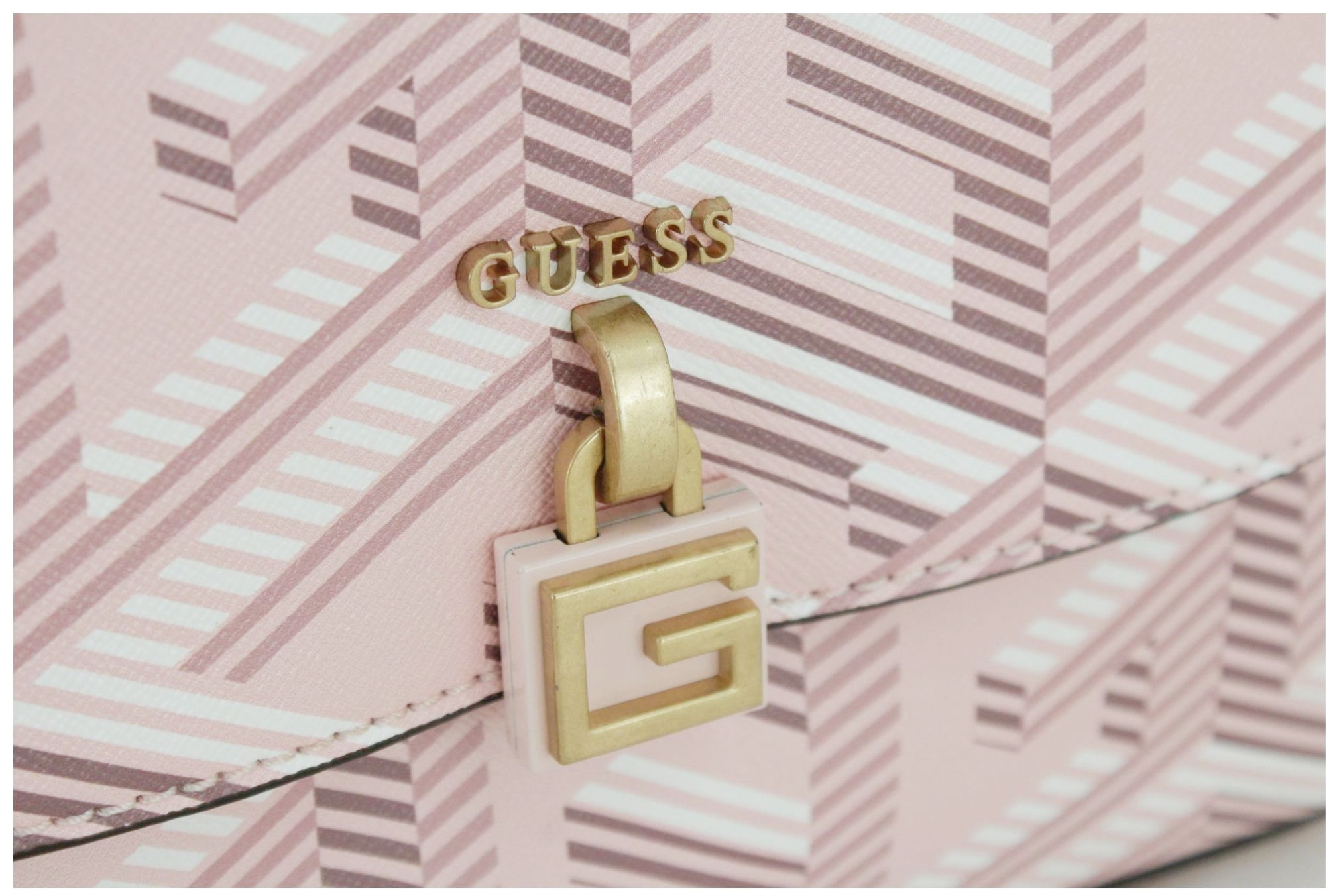 Überschlagtasche Kettenhenkel Guess Montreal rosa Logoprint 