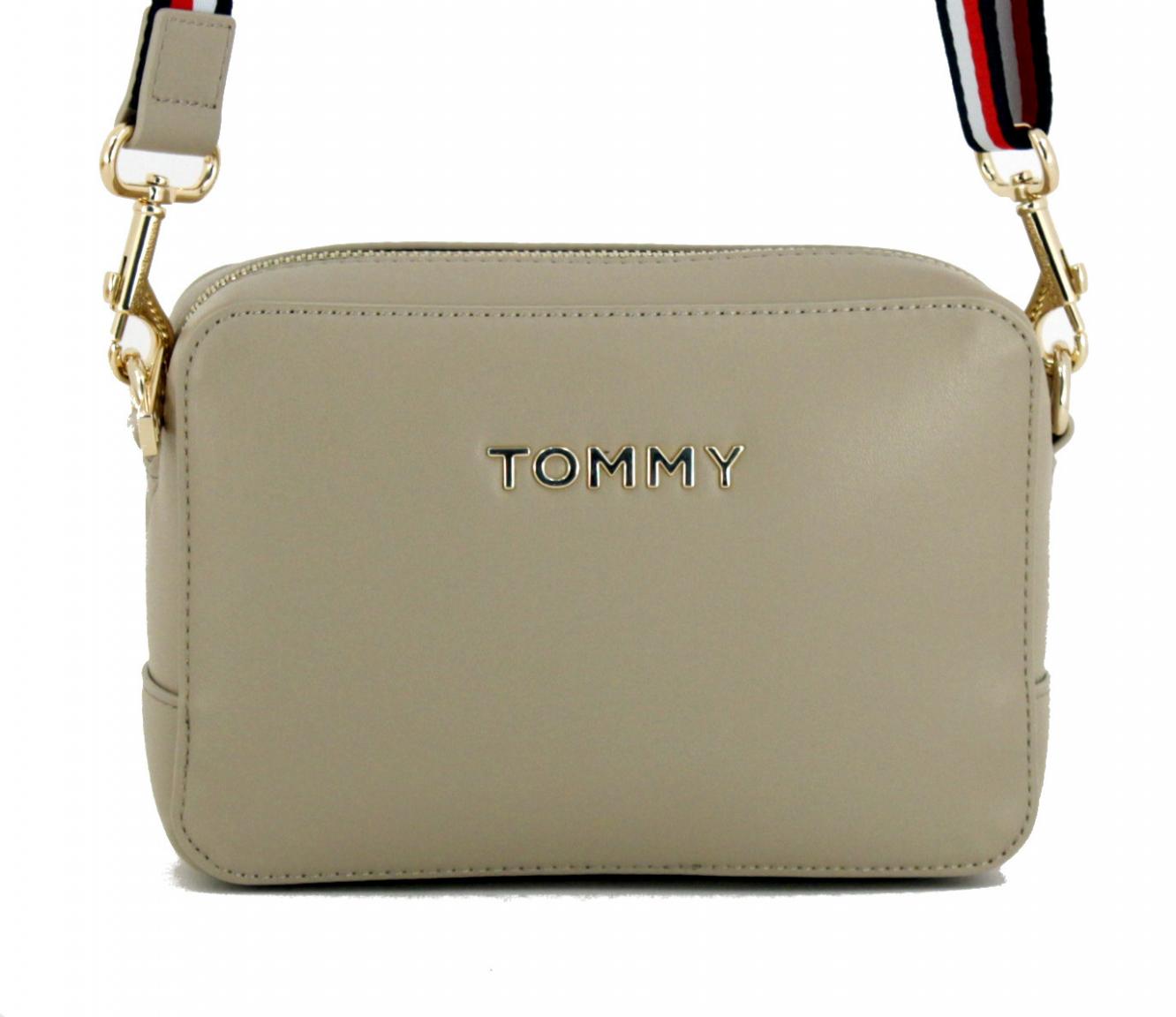 Umhängetasche Iconic Camera Bag Black schwarz Tommy Hilfiger Bags & more