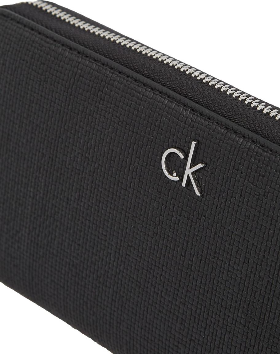 CK Longbörse Daily Large Zip Arround Calvin Klein schwarz mit Struktur
