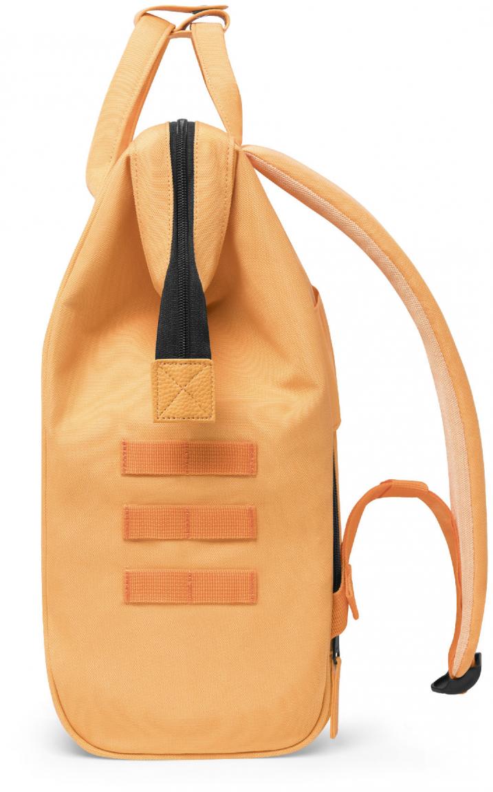 Cabaia fröhlicher Outdoorrucksack orange Omis nachhaltig Adventurer Medium