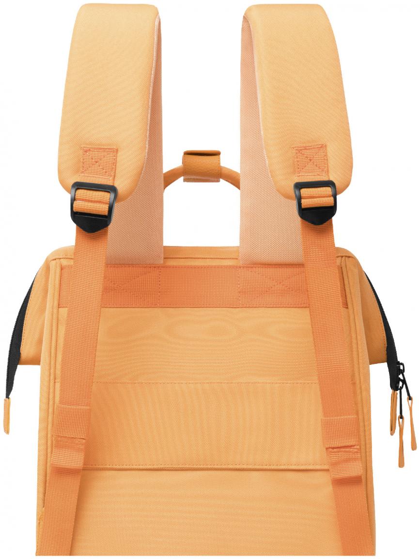 Cabaia fröhlicher Outdoorrucksack orange Omis nachhaltig Adventurer Medium