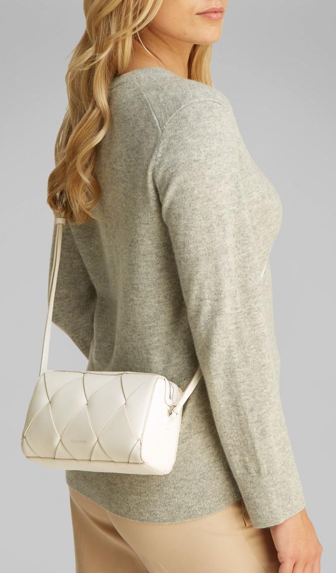 Calvin Klein Camerabag Woven Chalk Beige Crossbody