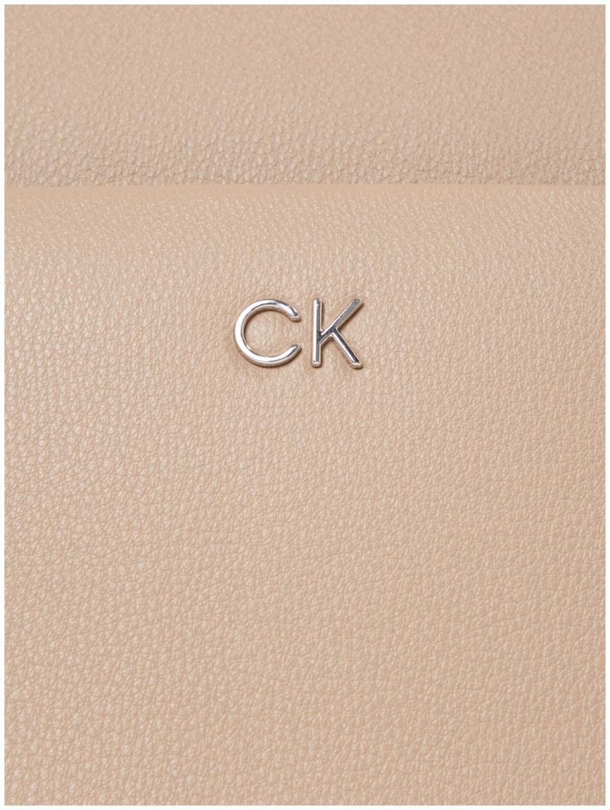 Calvin Klein Henkeltasche Chanterelle dunkelbeige Medium Tote Pebble Daily