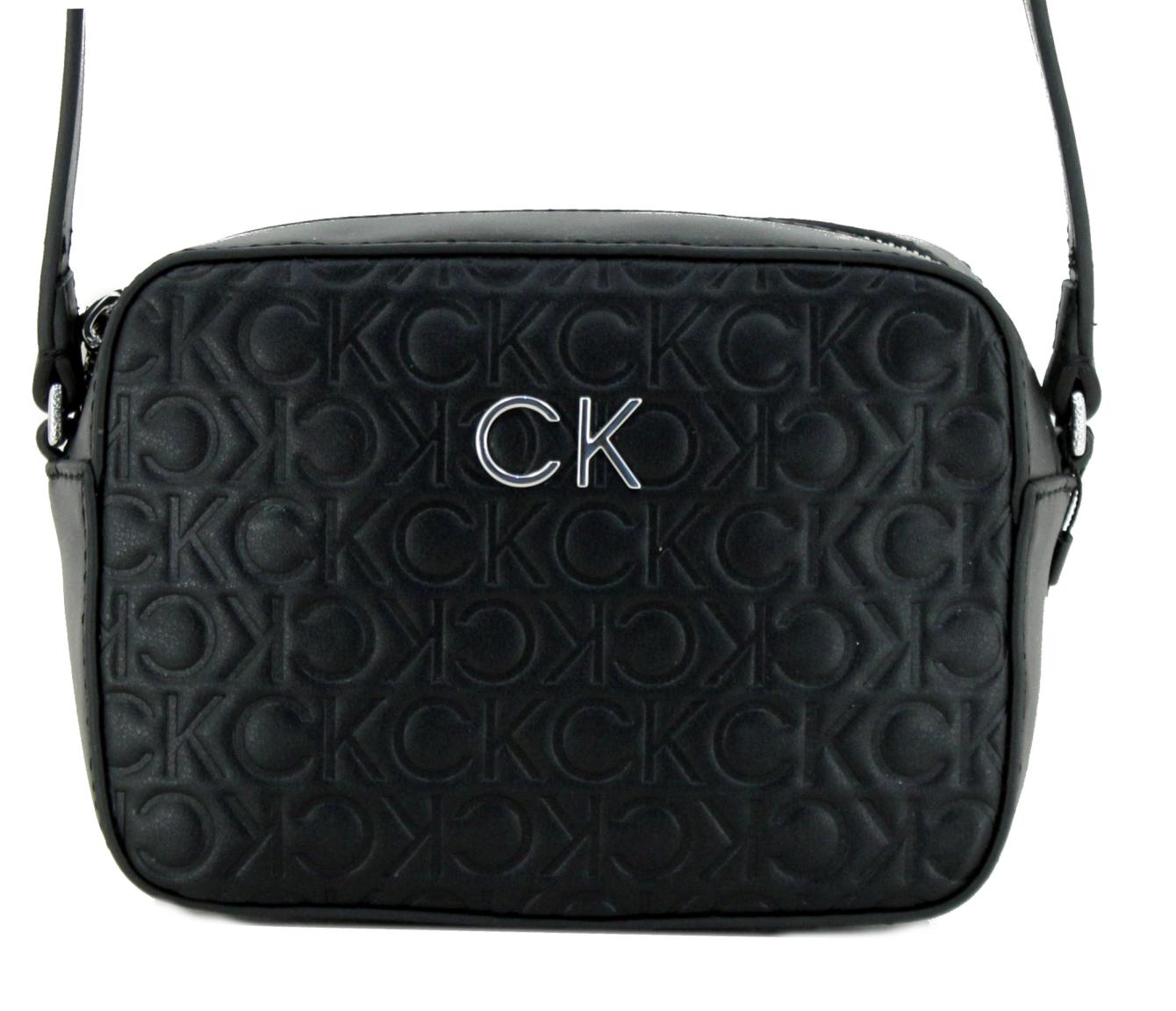 Calvin Klein geprägt Crossovertasche Camera Bag Re-Lock schwarz Monogramm
