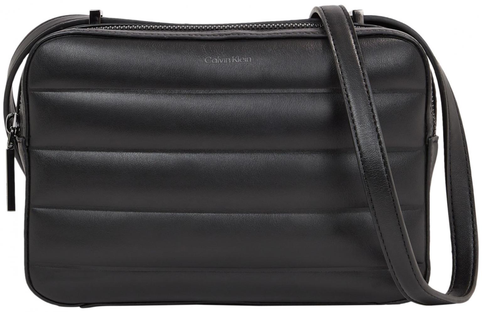 Calvin Klein kompakte Umhängetasche Quilt Line schwarz 3D
