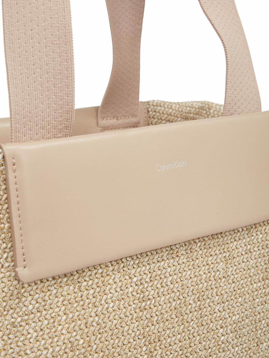 Clavin Klein Shopper Raffia Medium Crockery Beige Bast