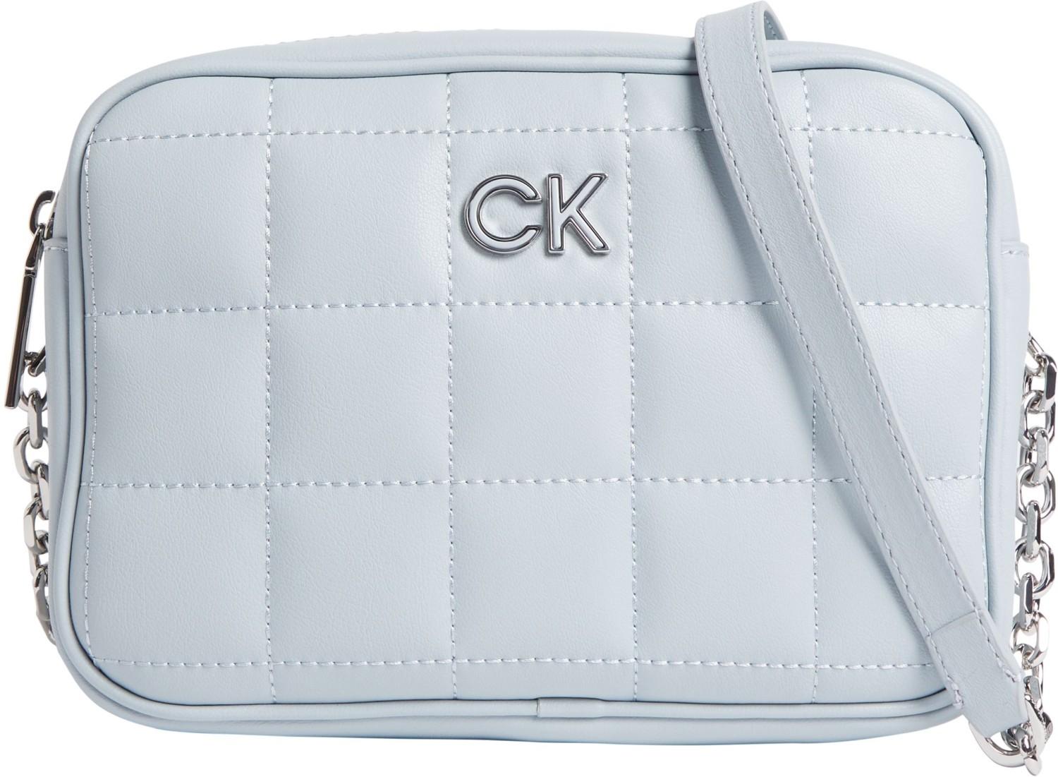 Damen Schultertasche Calvin Klein Re-Lock Quilt Camera Bag Pearl Blue Hellblau Silberkette