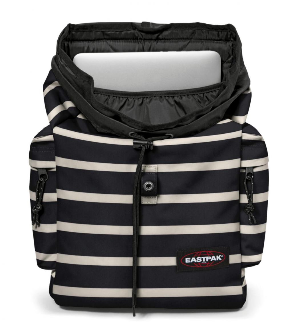 Eastpak Austin Rucksack Ingham Stripe (Weß/Schwarz gestreift)