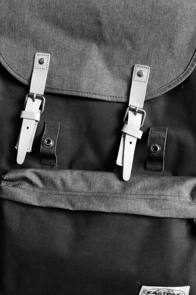 Eastpak London Rucksack Überschlag Blend Merlot Rot