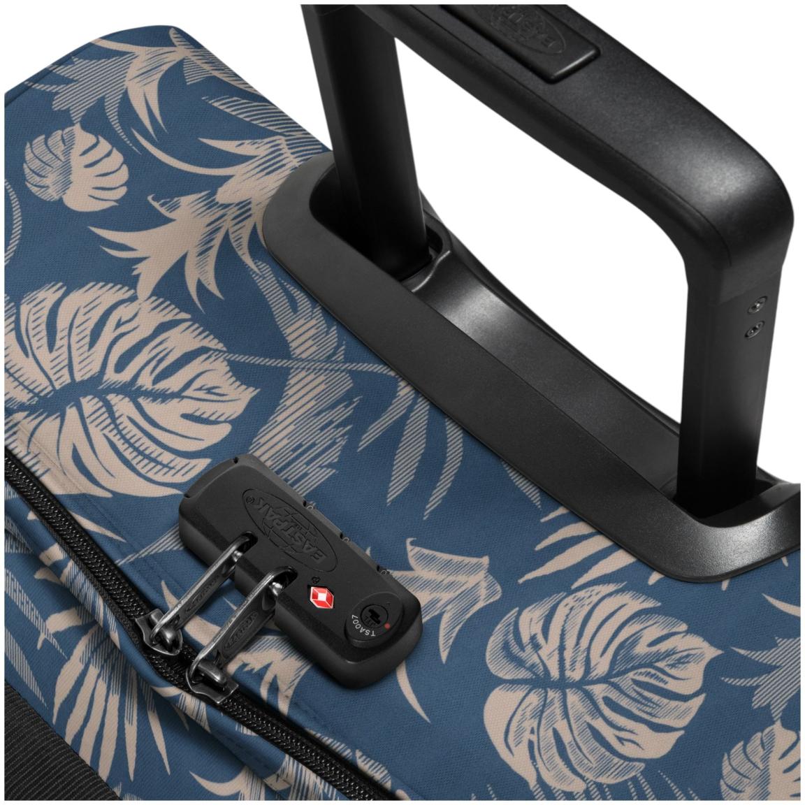 Eastpak Reisetaschentrolley Tranverz L Brize Blue Beige Palmenblätter