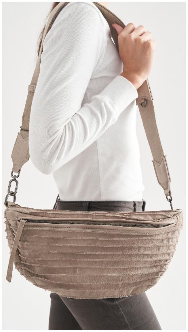 FREDsBRUDER Handtasche Leder halbrund Beltbag Riffel taupe stone