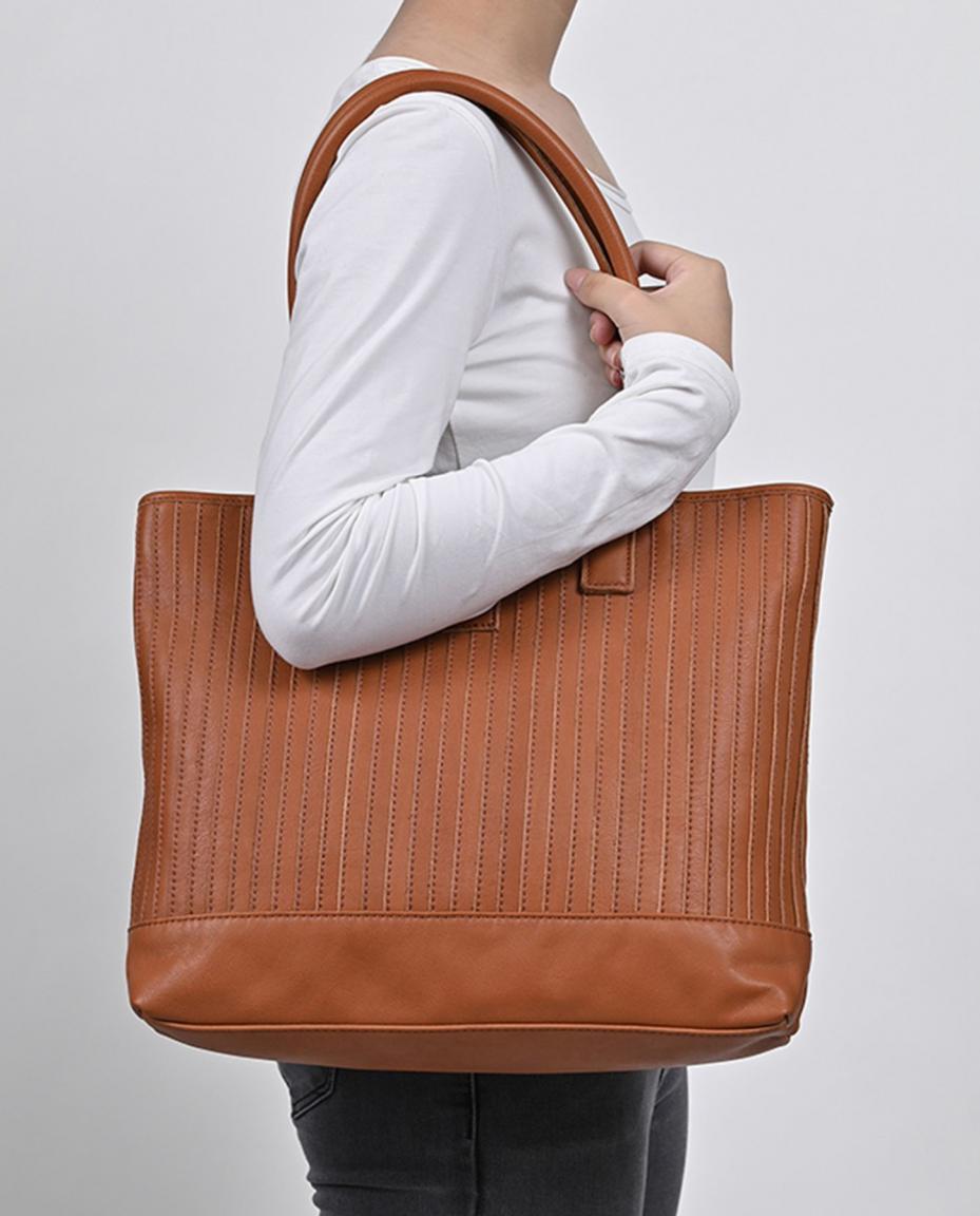 FREDsBRUDER Henkeltasche Vertical City Dark Honey Crossover