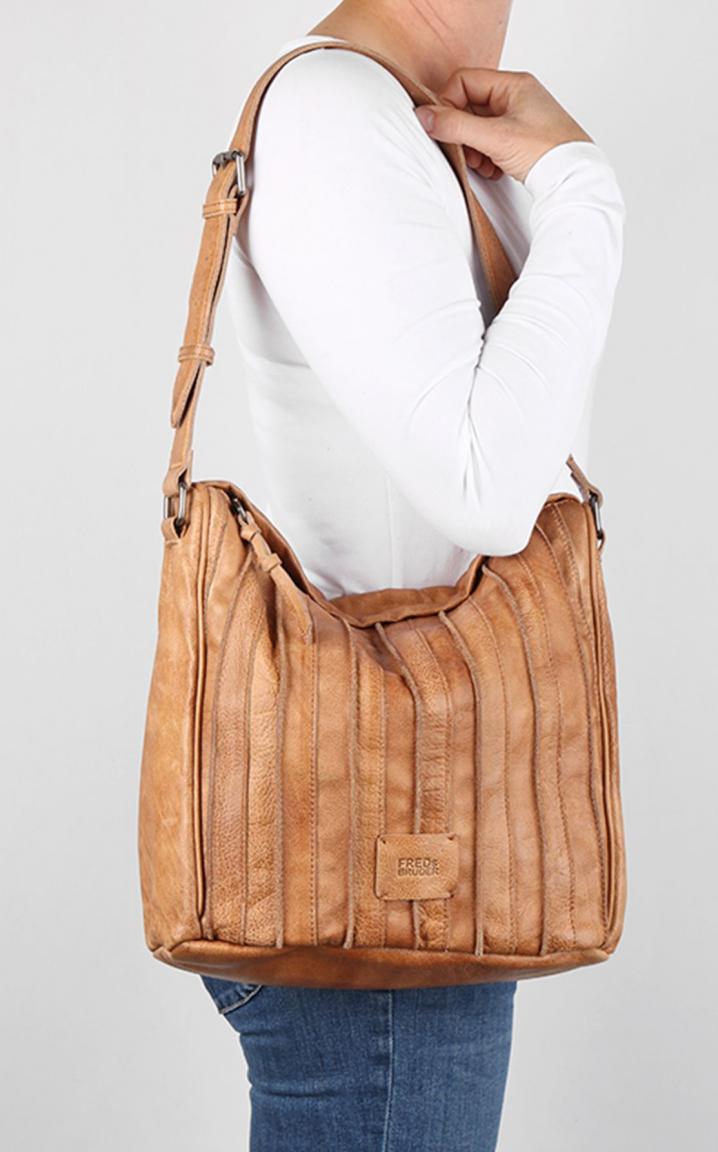 FREDsBRUDER Ledertasche Izzle Hobo Dark Camel 