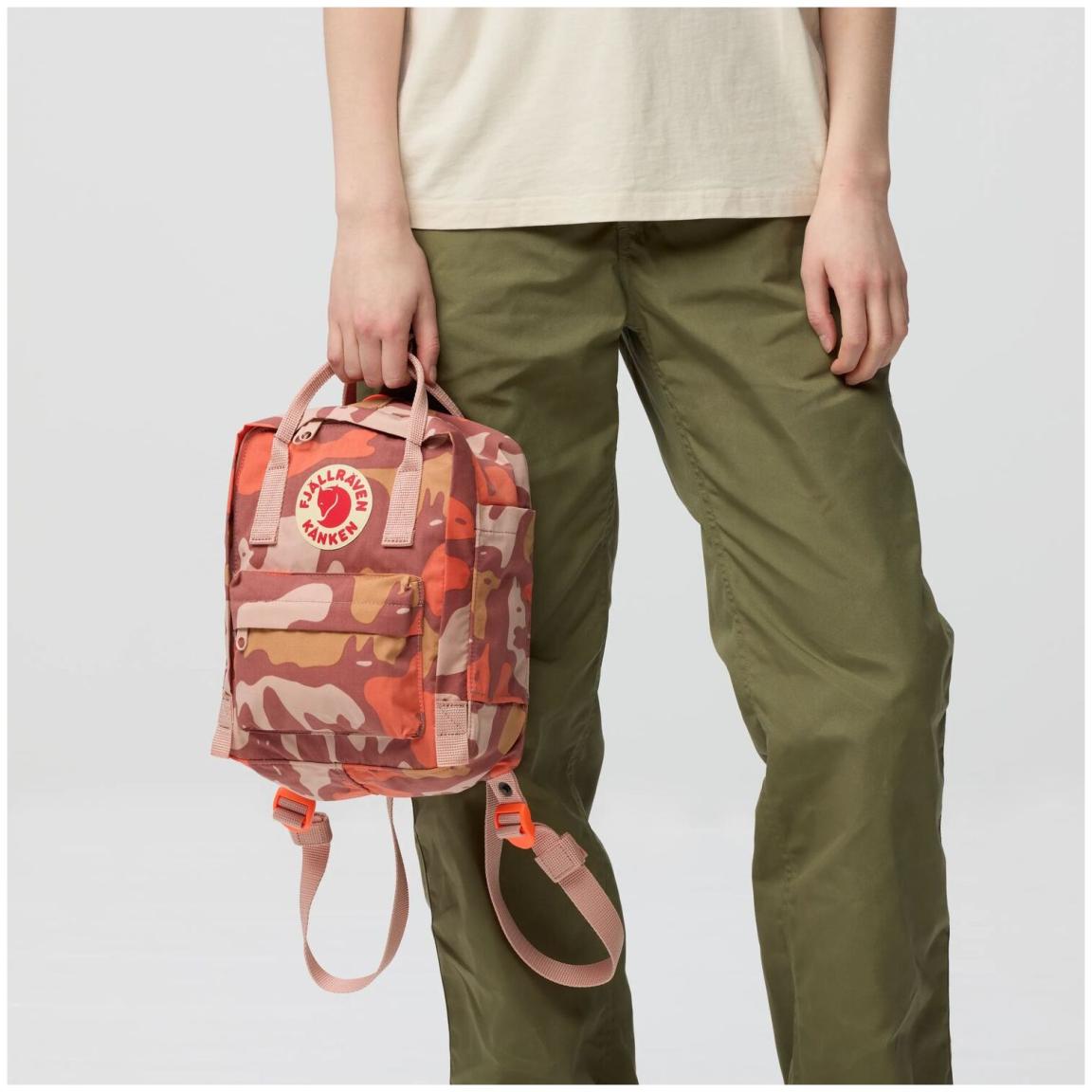 Fjällräven Mini Backpack Kinder Kanken Graphics Nimbus Blue Hidden Animals bunt