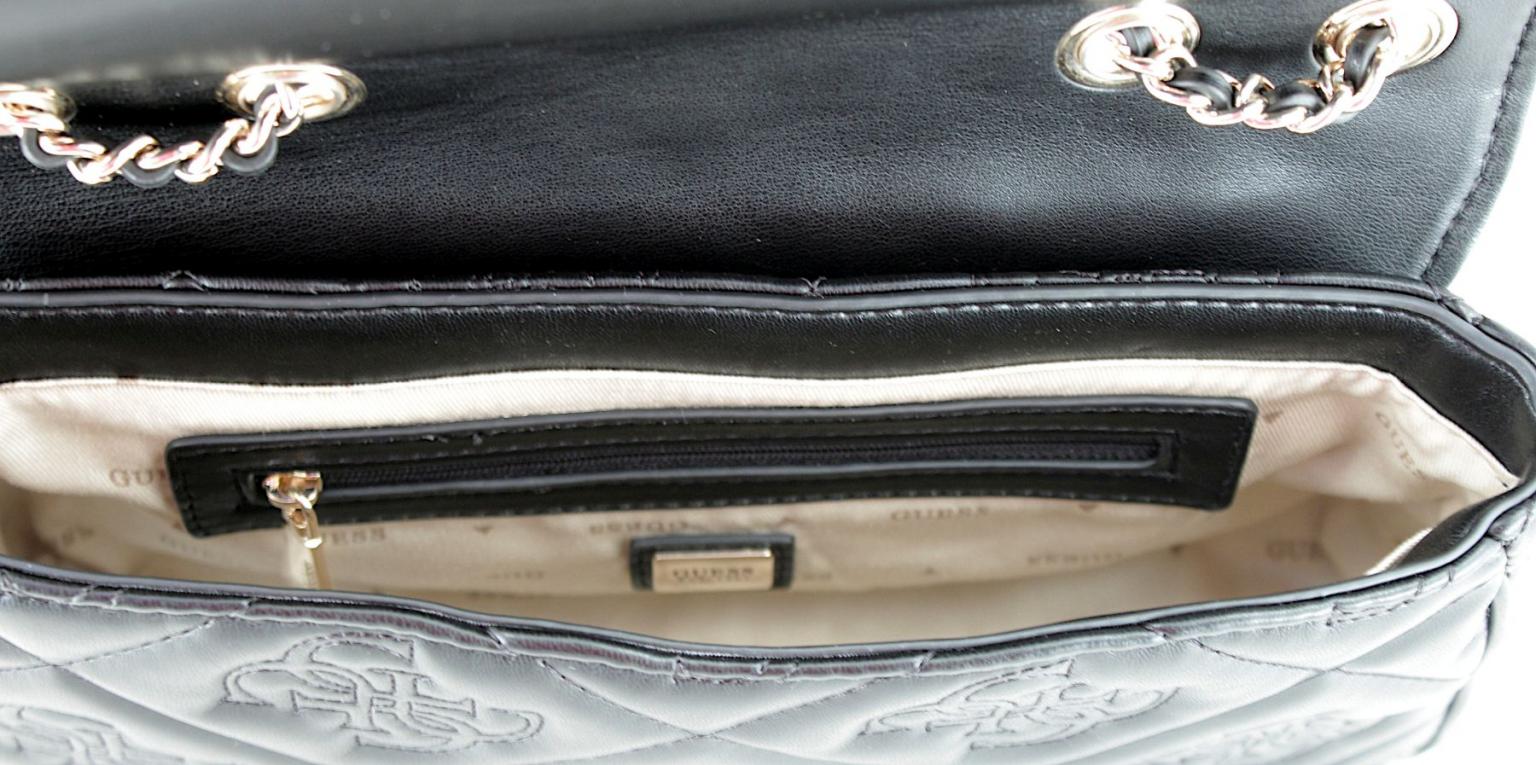 Guess Überschlagtasche Marieke Black Logo wattiert Kettenhenkel