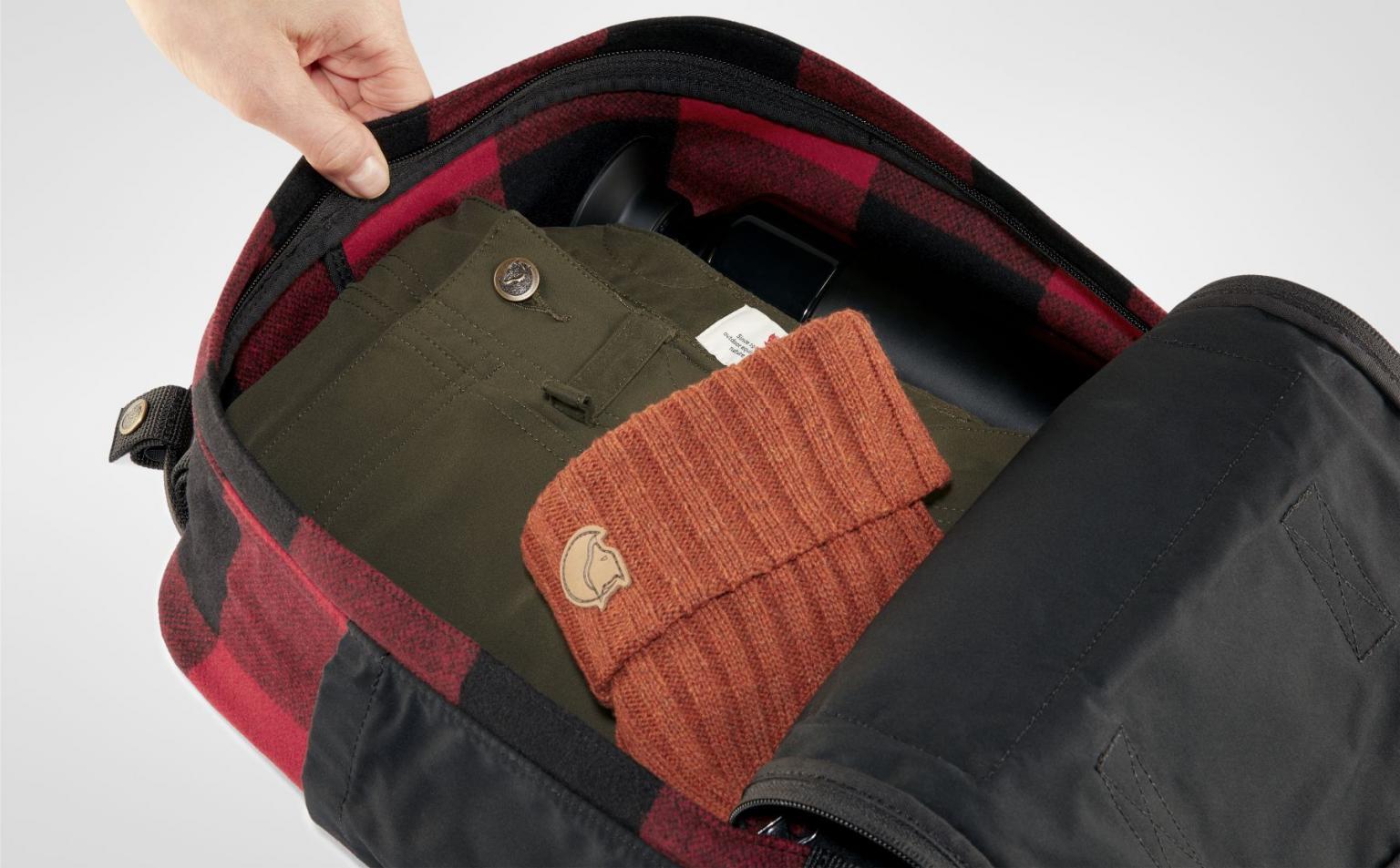 Jugendrucksack Fjällräven Re-Wool Red-Black rot schwarzes Karo recyclete Wolle