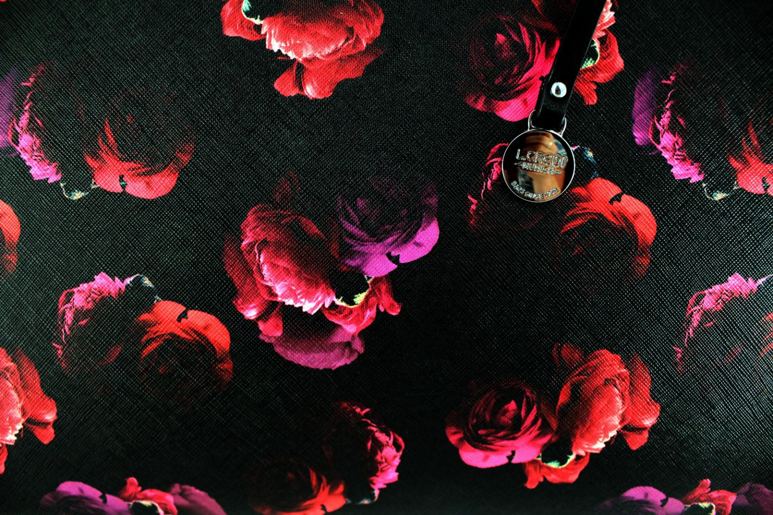 L.Credi Sevilla Henkeltache Synthetik Schwarz Rosen