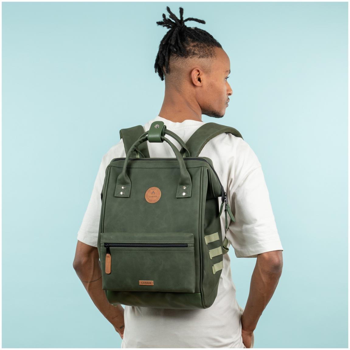 Outdoorbackpack dunkelgrün vegan Cabaia Adventurer Busan medium