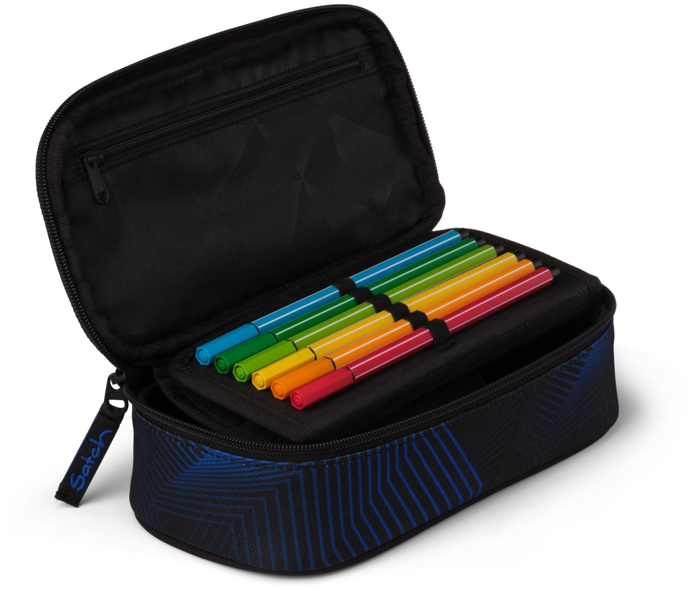 Satch Stiftepennal schwarz blau grafischer Print Seismic Blue 