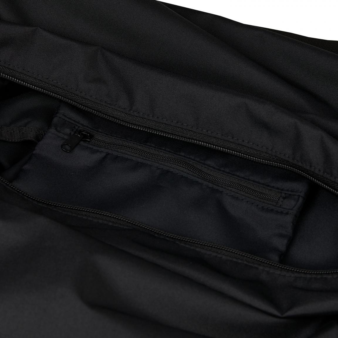 Satch schwarze Sporttasche Nordic Black recycelt Stickerei