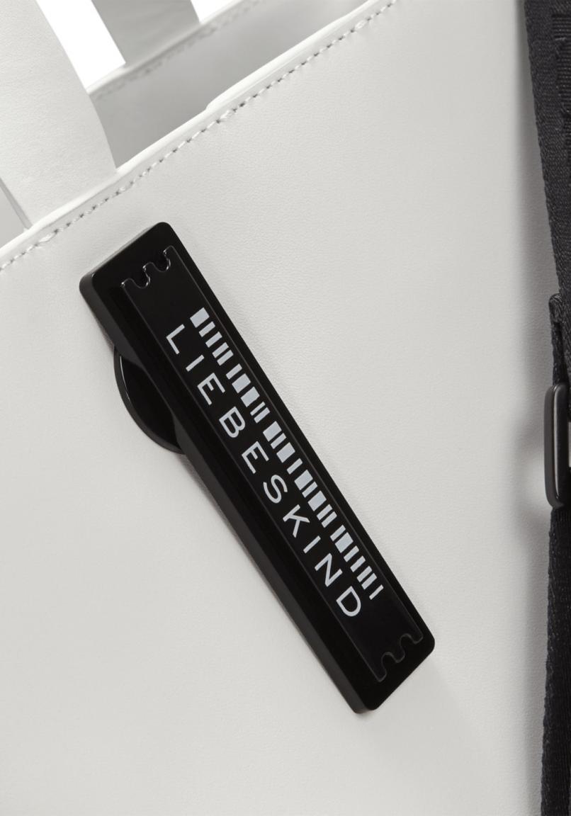 Shopper Liebeskind Paperbag ToteM Optic White Security Tag