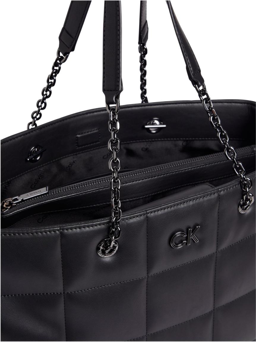 Shopper mit Kettenhenkel wattiert Calvin Klein schwarz Re-Lock Quilt Tote