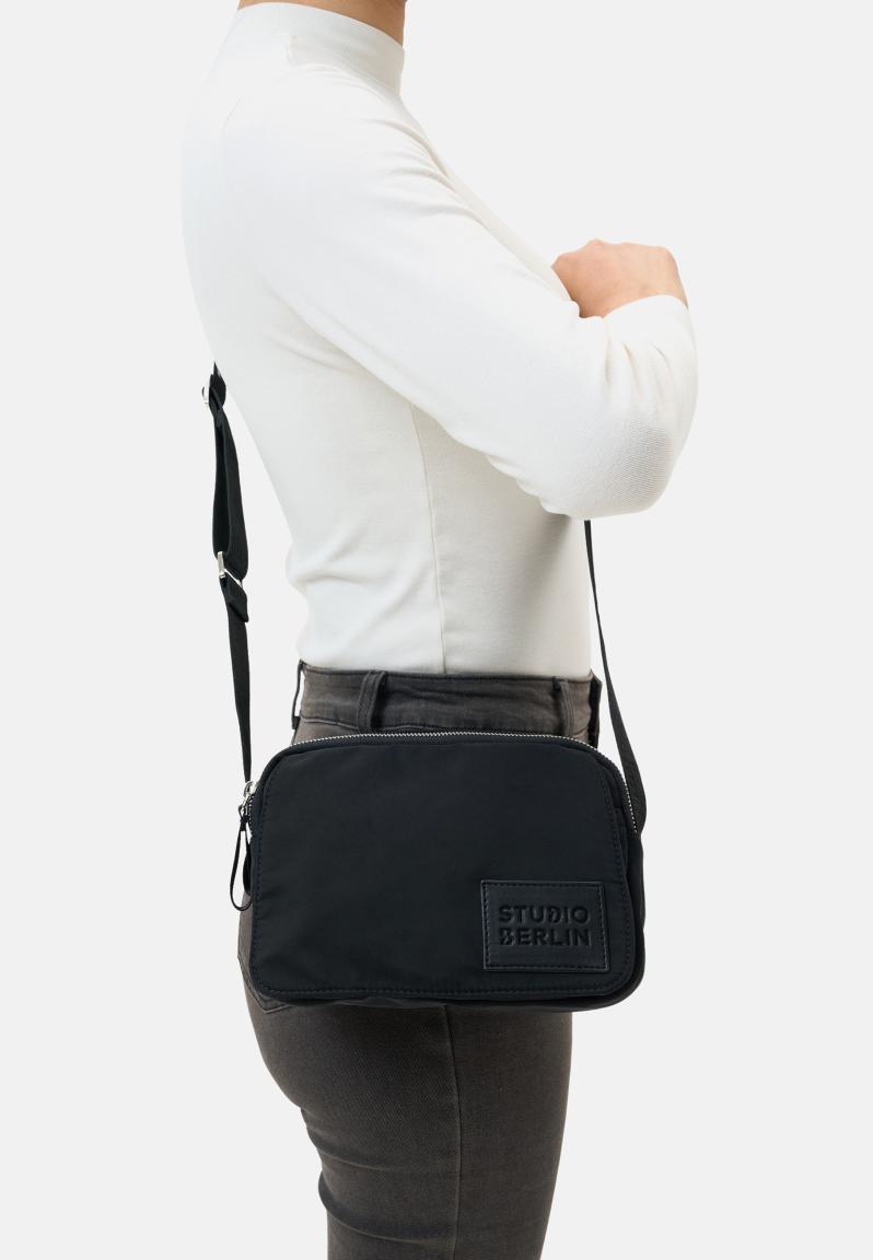 Studio Berlin Dahlem Essential Nylon Crossovertasche Beige