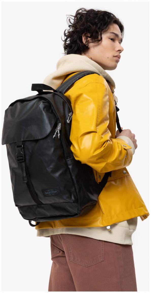 Tagesrucksack Tarban mit Laptopfach Eastpak Tarp Black Schule 