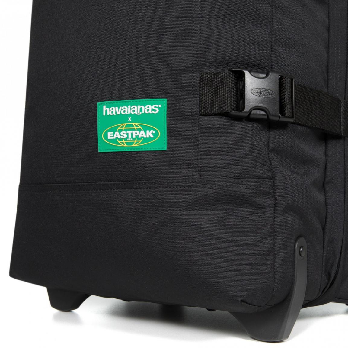 Taschentrolly Eastpak Havaianas Tranverz L schwarz mit einem bunten Streifen