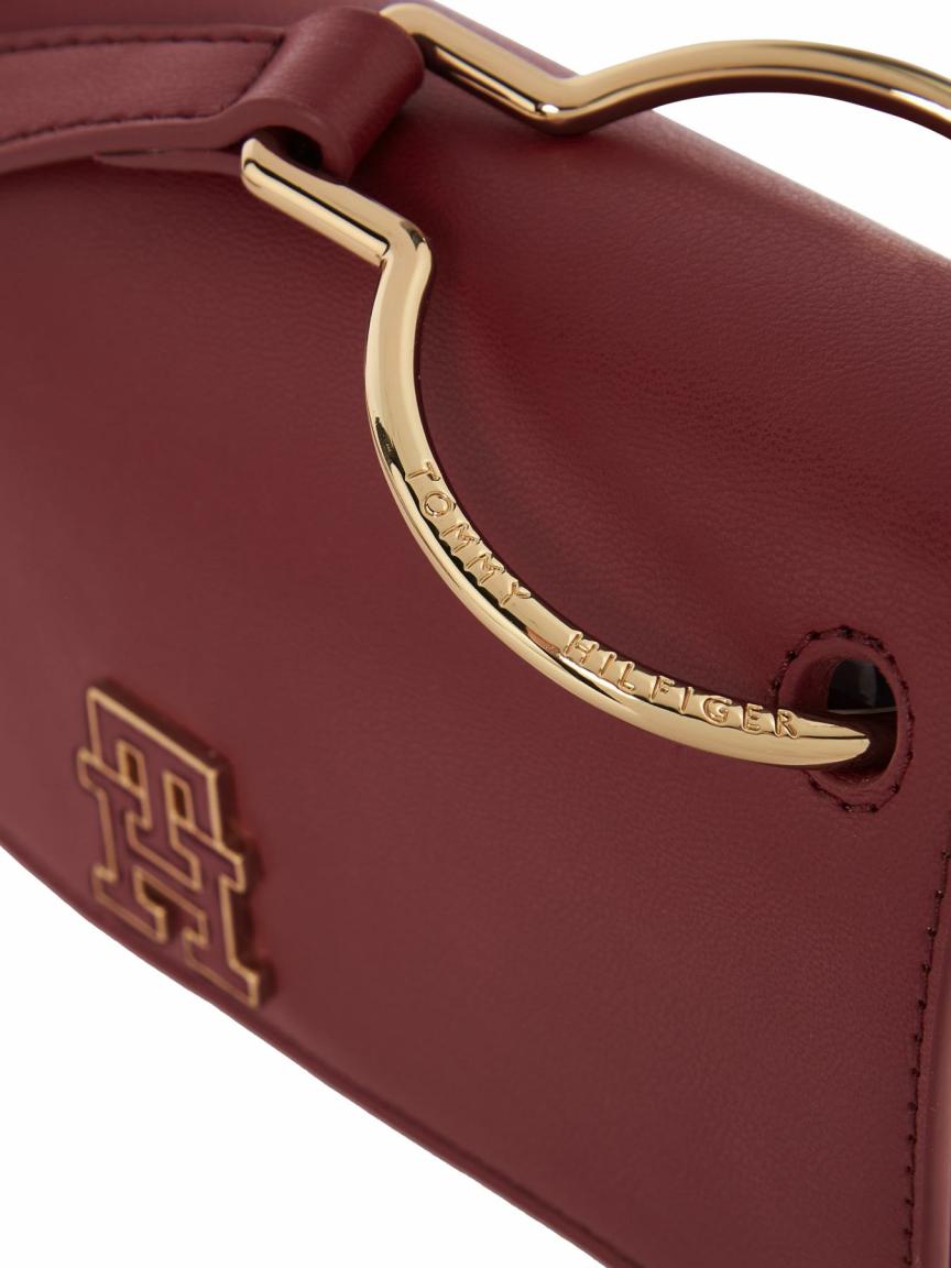 Tommy Hilfiger Überschlagtasche TH Chic Crossover rouge goldene Ringe