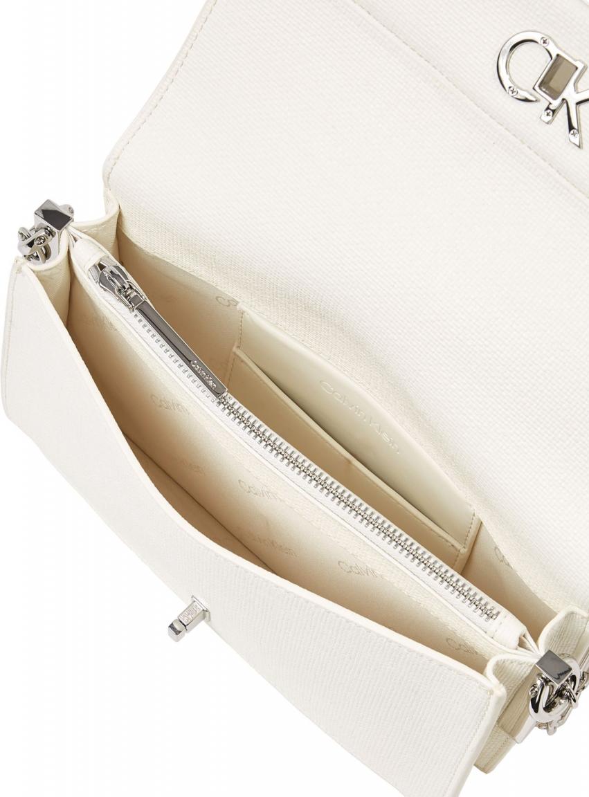 Überschlagtasche mit Ketteneinsatz Calvin Klein Mini Chain Bag Tex Chalk
