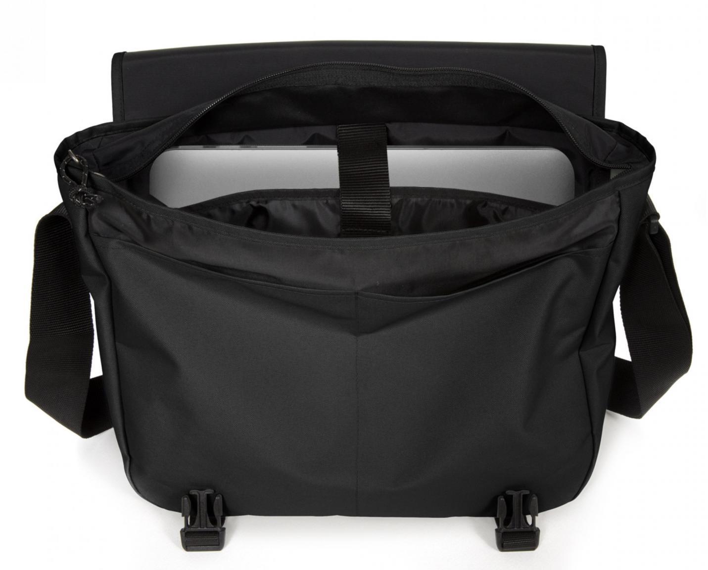 Umhängetasche Delegate Black Eastpak Laptopfach schwarz