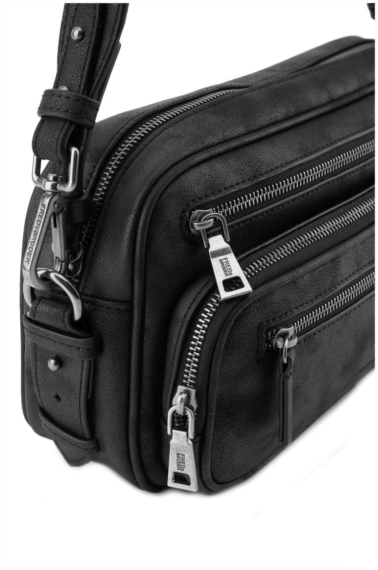 Umhängetasche FredsBruder Rebel At Heart Black matt Leder