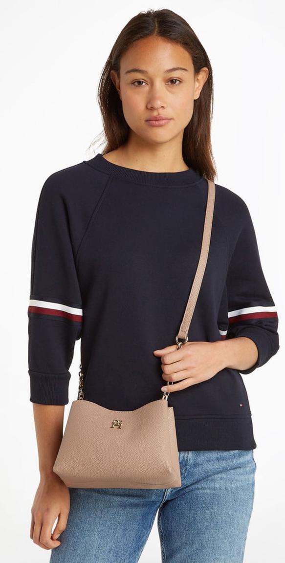 Umhängetasche Kette TH Emblem Crossover Oat Milk beige taupe Tommy Hilfiger