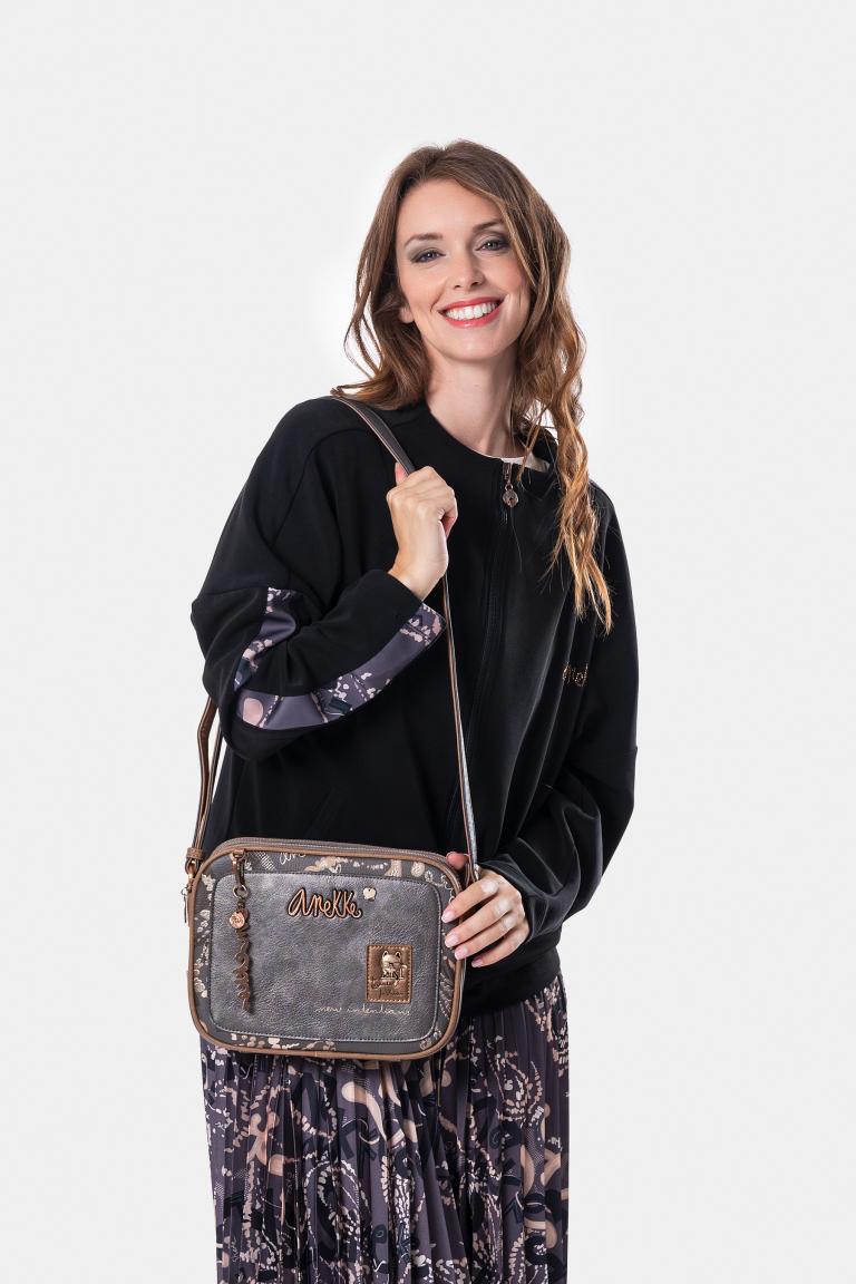 dreigeteilte Crossbody Bag dunkelbung Anekke Real Intentions