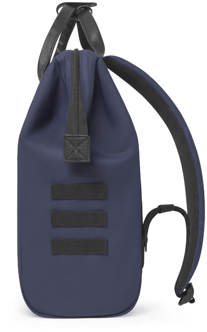 dunkelblauer Wanderrucksack Cabaia Adventurer Pau Medium wasserabweisend