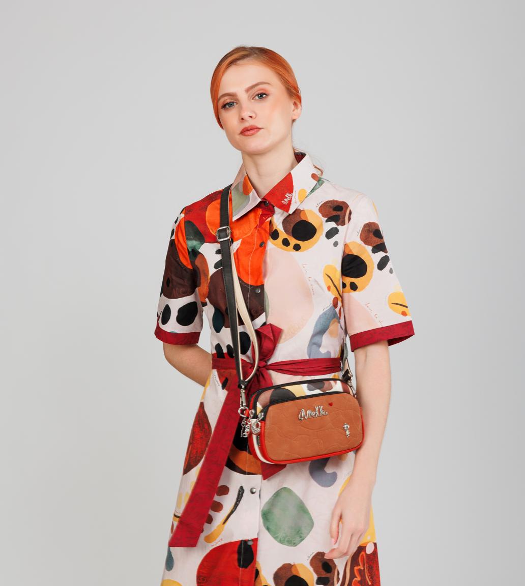 kompakte Crossbody Bag Anekke cognac Alma Alegria Print