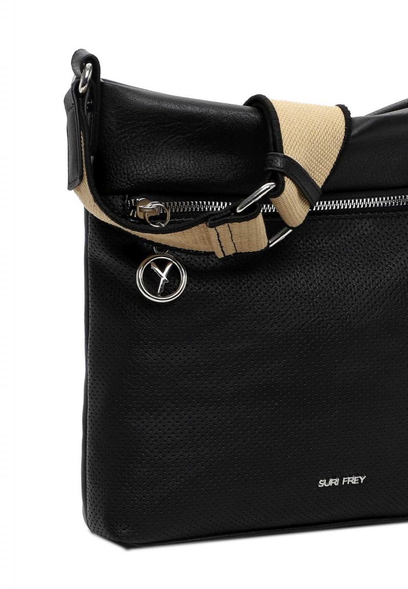 kompakte Schultertasche Patsy Suri Frey Black nachhaltig