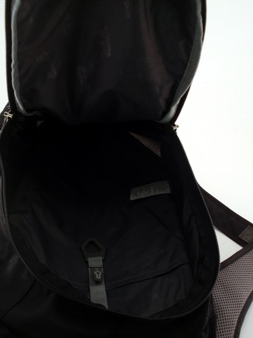 leichter Rucksack Ancona Jack Wolfskin burgundy violett bestickt