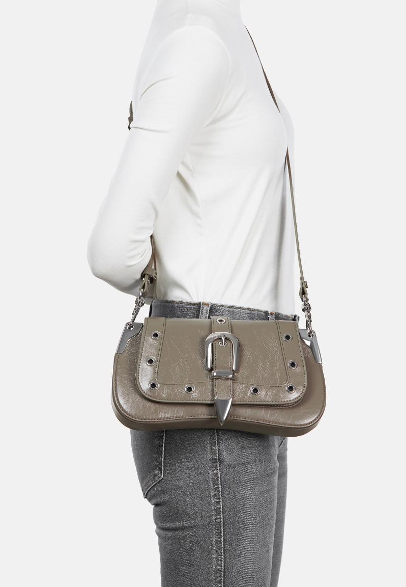 rockige Überschlagtasche Luna Rivet Glossy schwarz Les Visionnaires