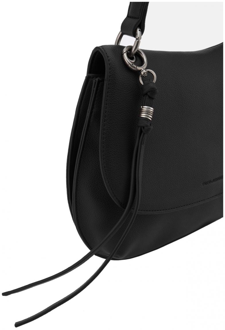 schwarze Schultertasche mit Überschlag recycelt FREDsBRUDER My Bestie