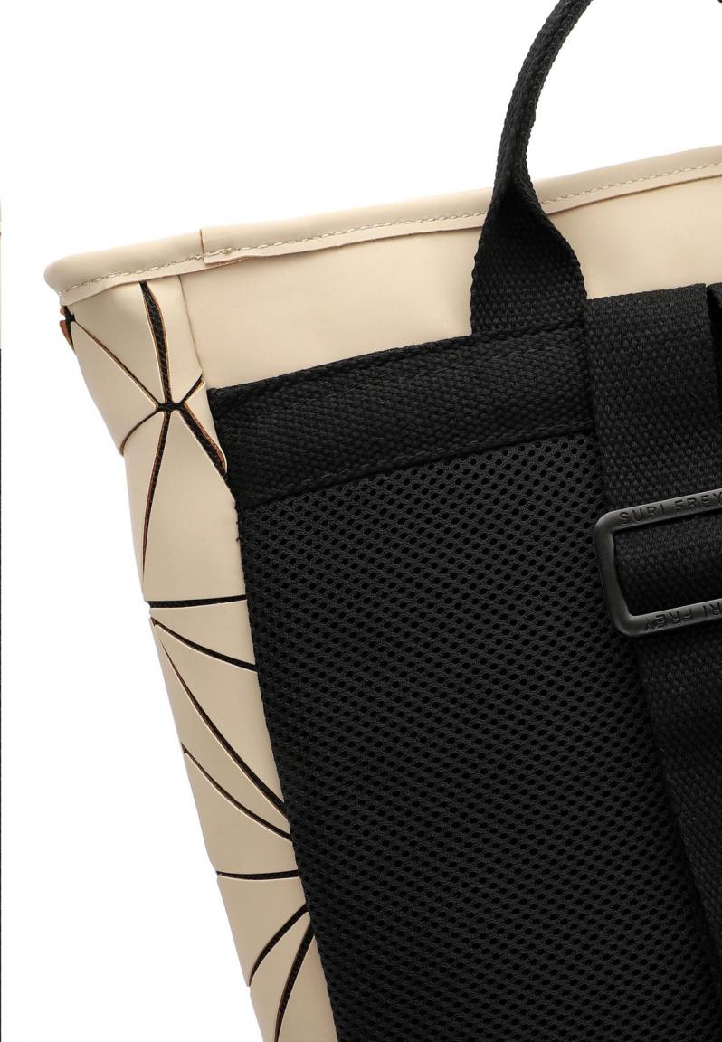 urbaner Rucksack Suri Frey Sports Beige Cutouts abstrakter Look nachhaltig