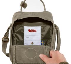 kleine Schultertasche grau Fjällräven Kanken Sling Fog