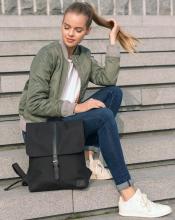 Alltagsrucksack Mia Johnny Urban Mia Black Notebook Überschlag