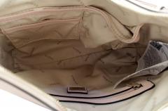 Guess Schultertasche Kasinta Initialienprint Rosa Bisquit Logo Multi Metallcharme