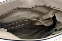 Hobobag Guess Sicilia Sand Beigeton Flechtdesign 