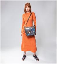 dunkelbunte Crossovertasche Japan Großstadt Anekke Contemporary blau