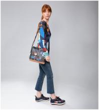 dreigeteilte Shoulderbag Anekke Contemporary zeitgenössische Kunst dunkelbunt