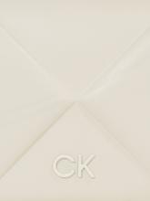Calvin Klein Überschlagtasche Quilt hellbeige Rautenmuster